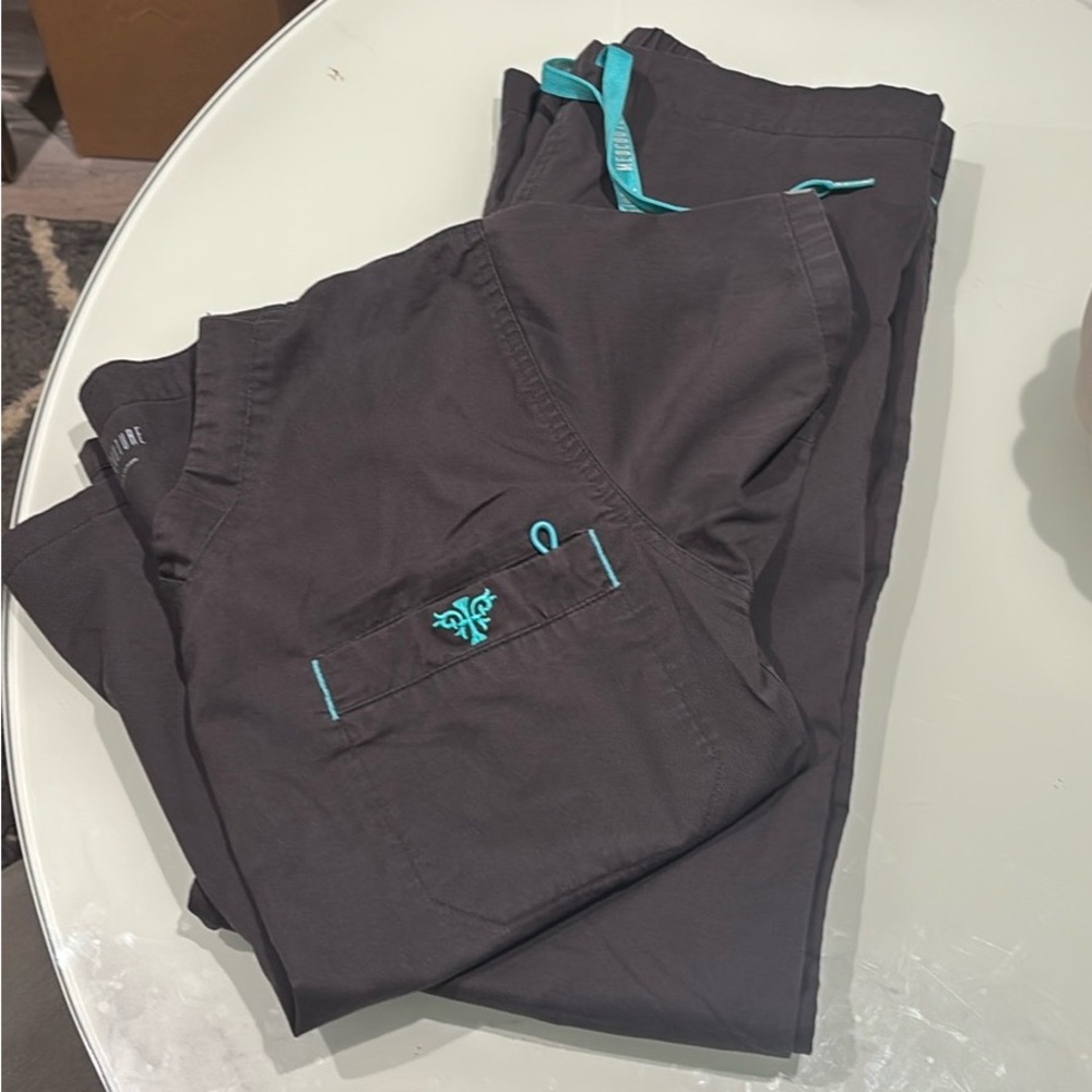 Med Couture Scrub Set Top Pants with Teal Accents